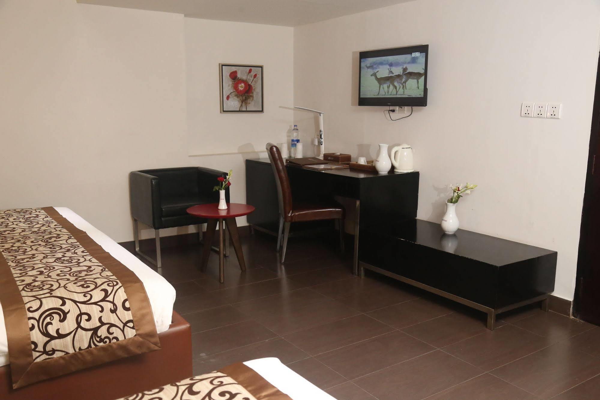 Galesia Hotel&Resort - EmbassiesAirport Highway Dhaka Extérieur photo